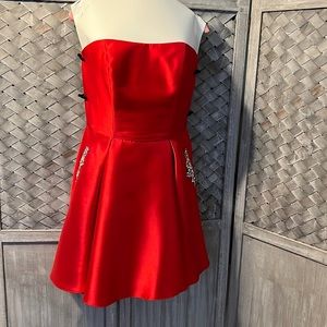 Red Sherri Hill Homecoming dress